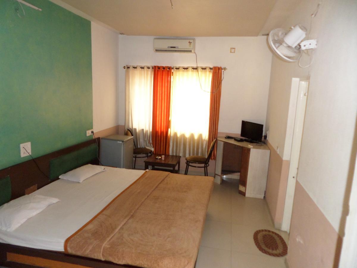 Hotel Ayodhya Nashik Εξωτερικό φωτογραφία